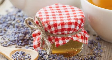 Petit déjeuner à base de thé et produits de la ruche, Différences Miel et Gelée royale